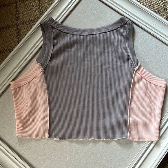 Gray and peach cropped boho ribbed knit shirt M - Picture 2 of 7